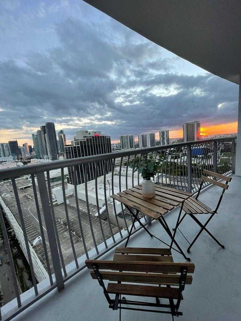 Small Image of 1750 NORTH BAYSHORE DR #2710, Miami Number 6