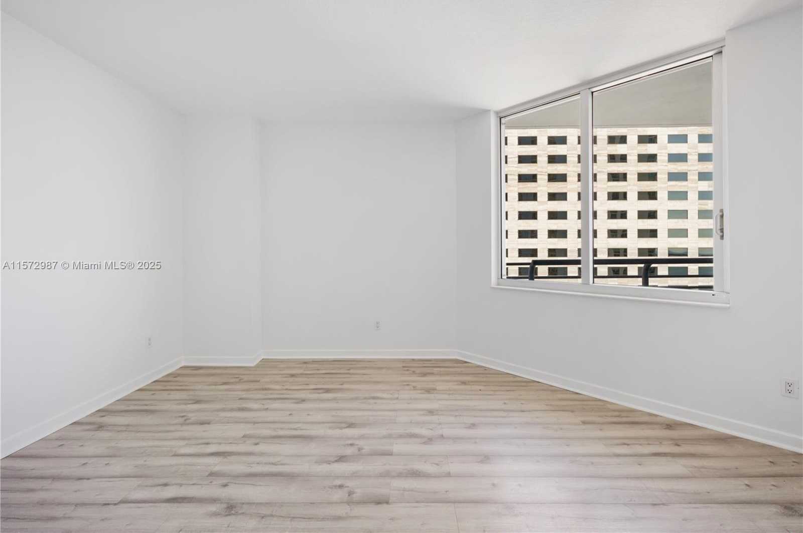 Small Image of 335 SOUTH BISCAYNE BLVD #2700, Miami Number 10