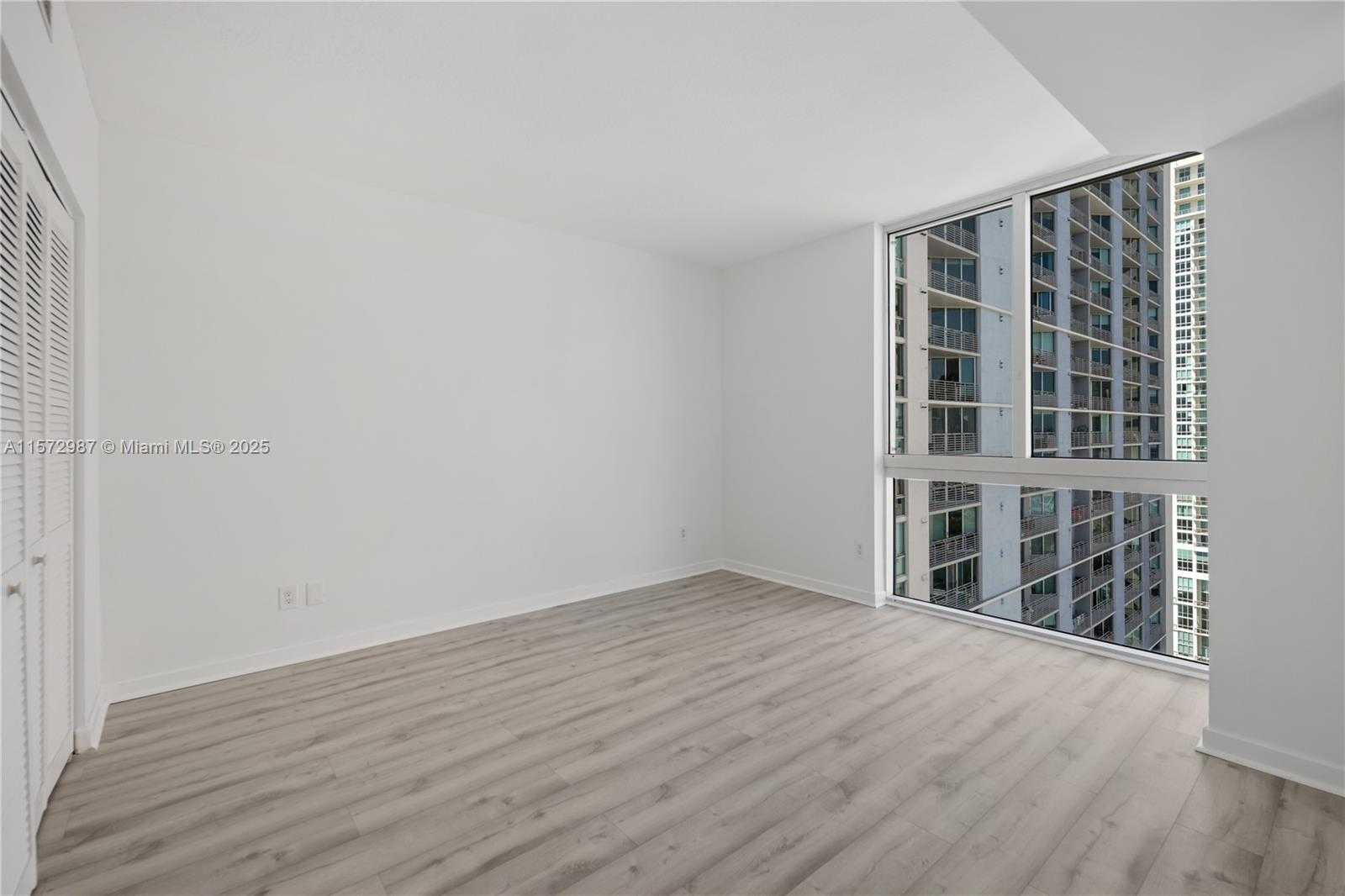 Small Image of 335 SOUTH BISCAYNE BLVD #2700, Miami Number 11