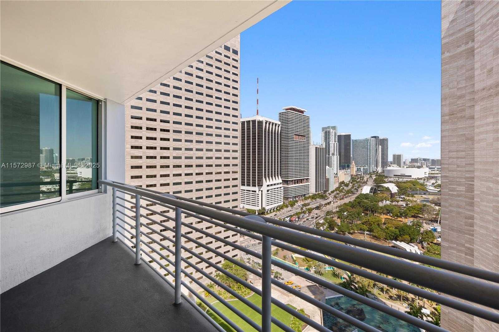 Small Image of 335 SOUTH BISCAYNE BLVD #2700, Miami Number 3