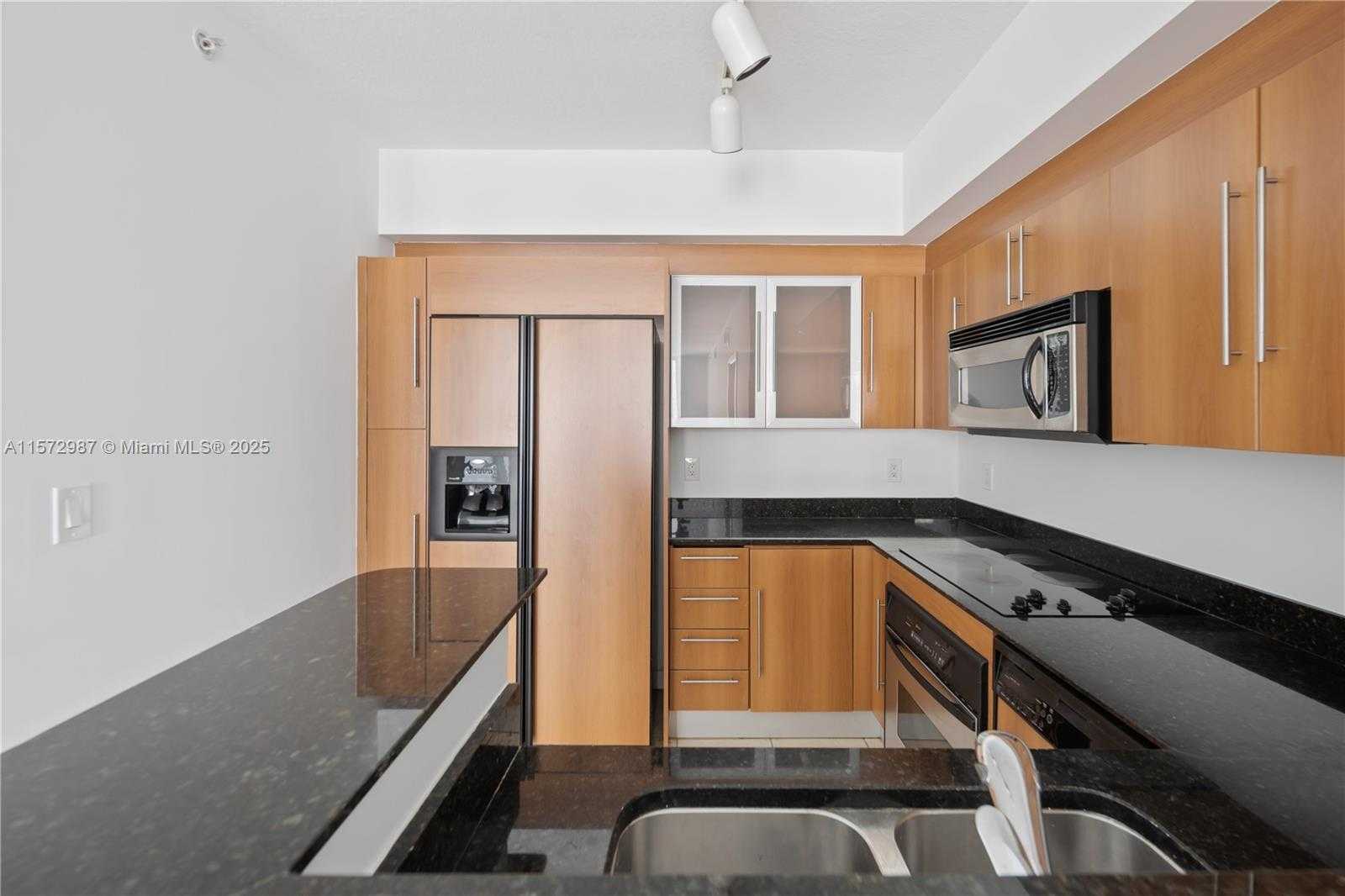 Small Image of 335 SOUTH BISCAYNE BLVD #2700, Miami Number 6
