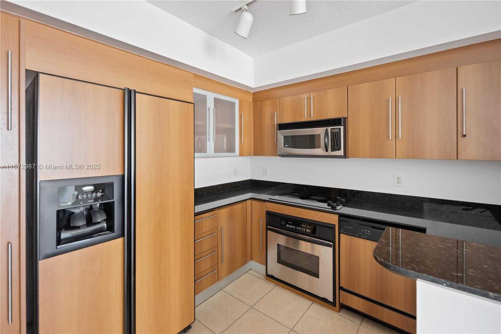 Small Image of 335 SOUTH BISCAYNE BLVD #2700, Miami Number 7