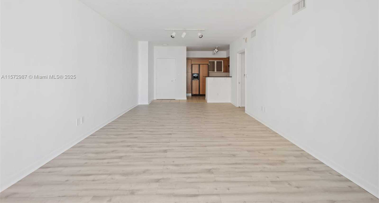 Small Image of 335 SOUTH BISCAYNE BLVD #2700, Miami Number 8