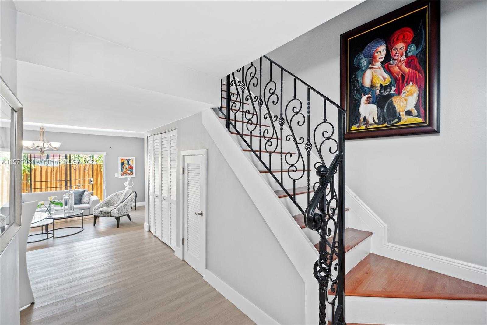 Small Image of 11 OLIVE DR #H, Hialeah Number 14