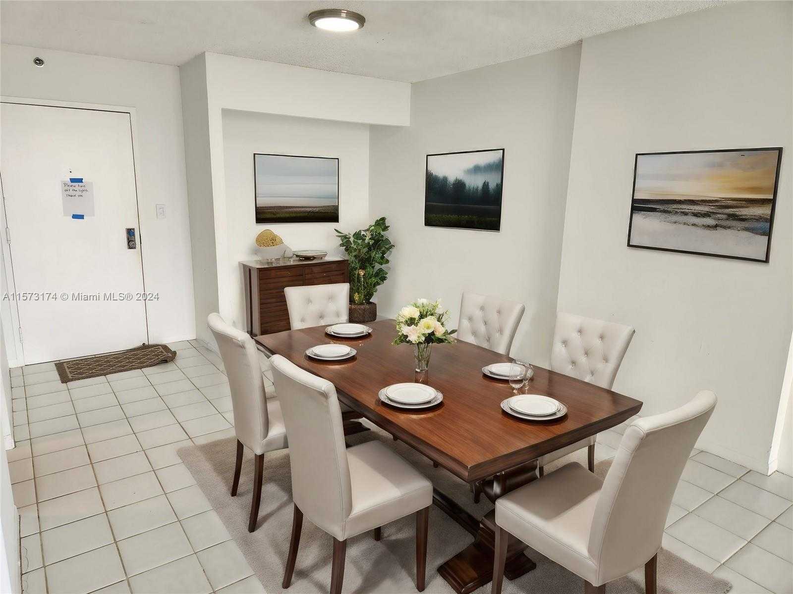 Small Image of 18151 #2012, Aventura Number 12