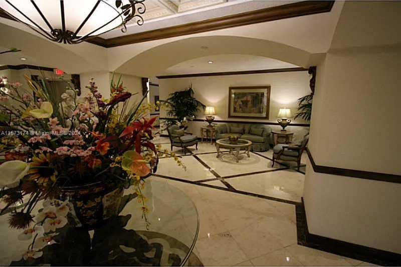 Small Image of 18151 #2012, Aventura Number 6