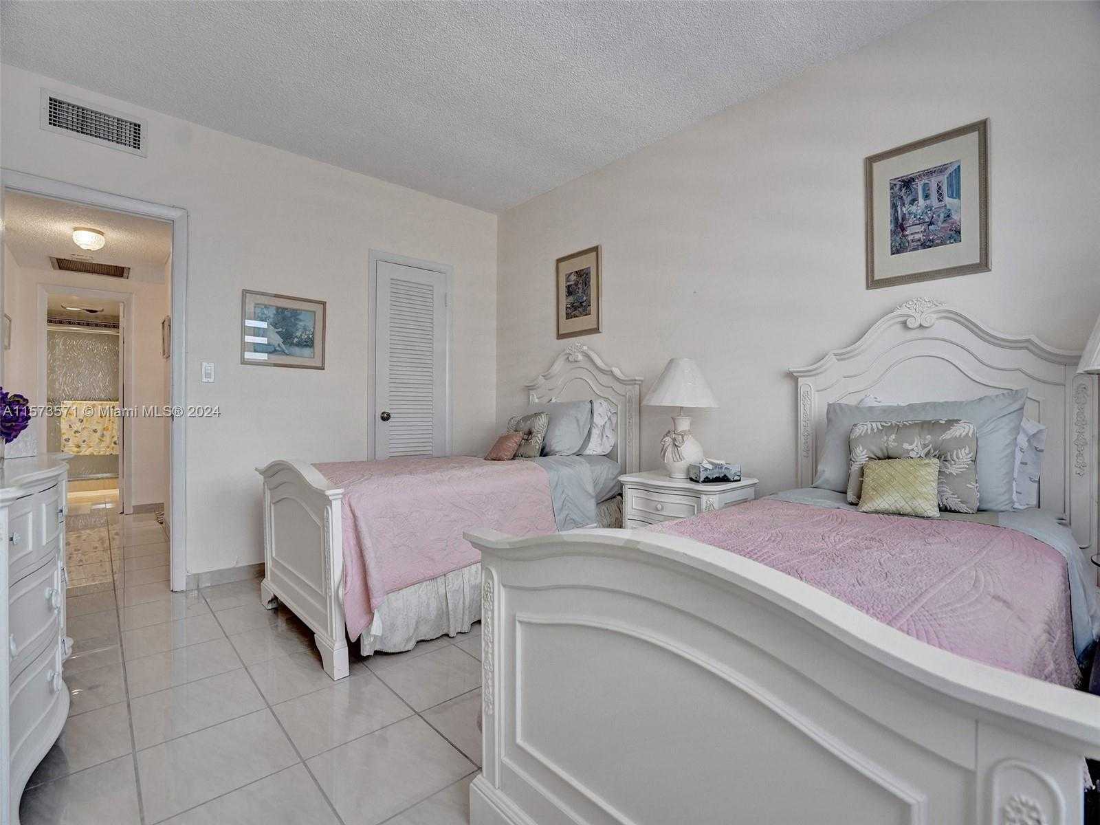 Small Image of 1980 SOUTH OCEAN DR #3P, Hallandale Beach Number 15
