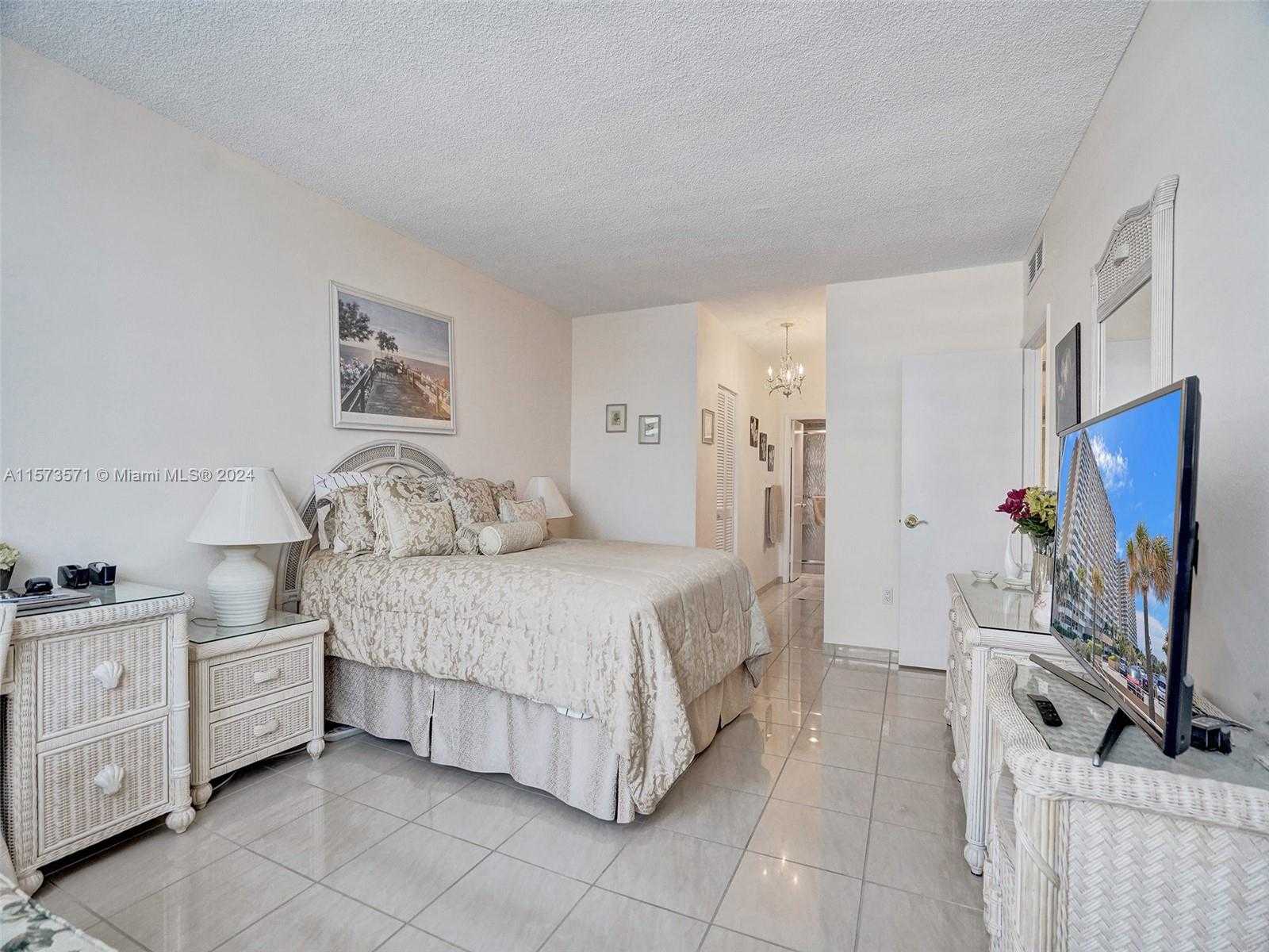Small Image of 1980 SOUTH OCEAN DR #3P, Hallandale Beach Number 20