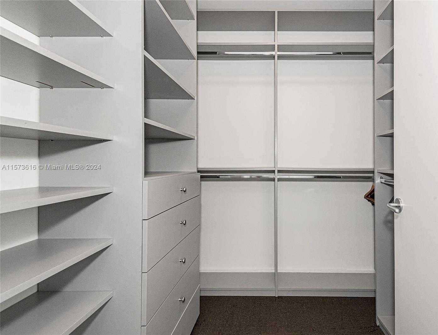 Small Image of 6101 AQUA AVE #702, Miami Beach Number 17