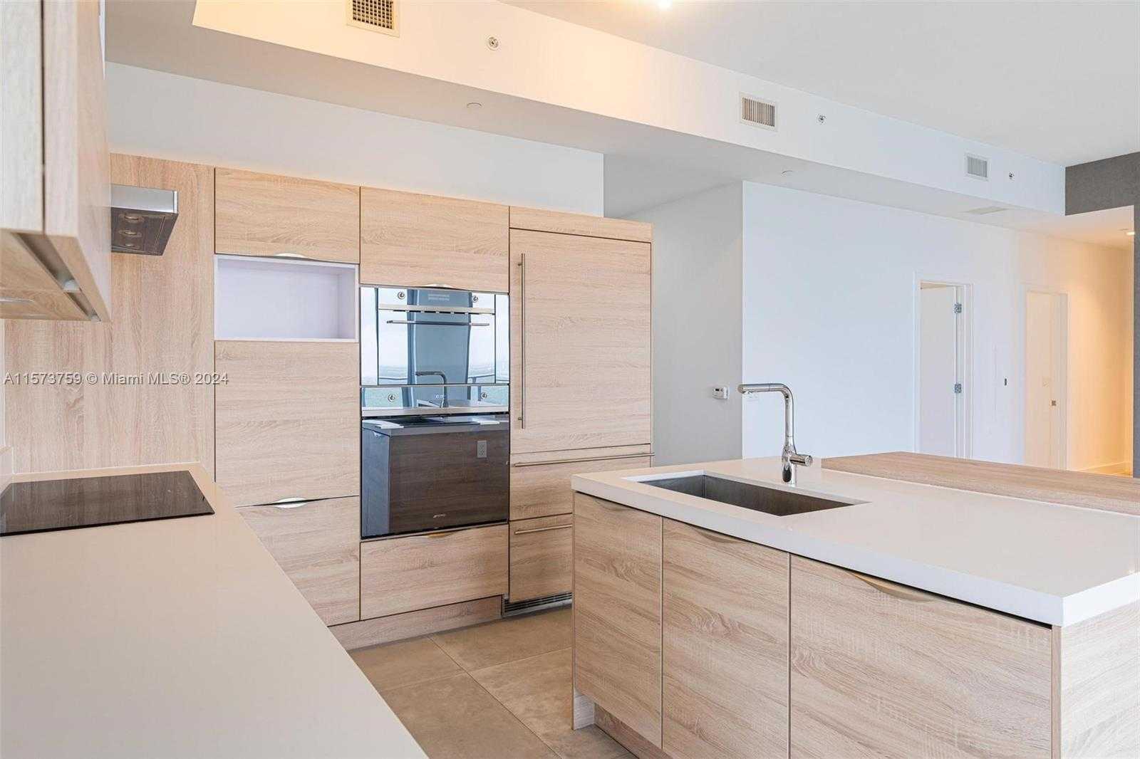 Small Image of 16385 BISCAYNE BLVD #PH4, North Miami Beach Number 14