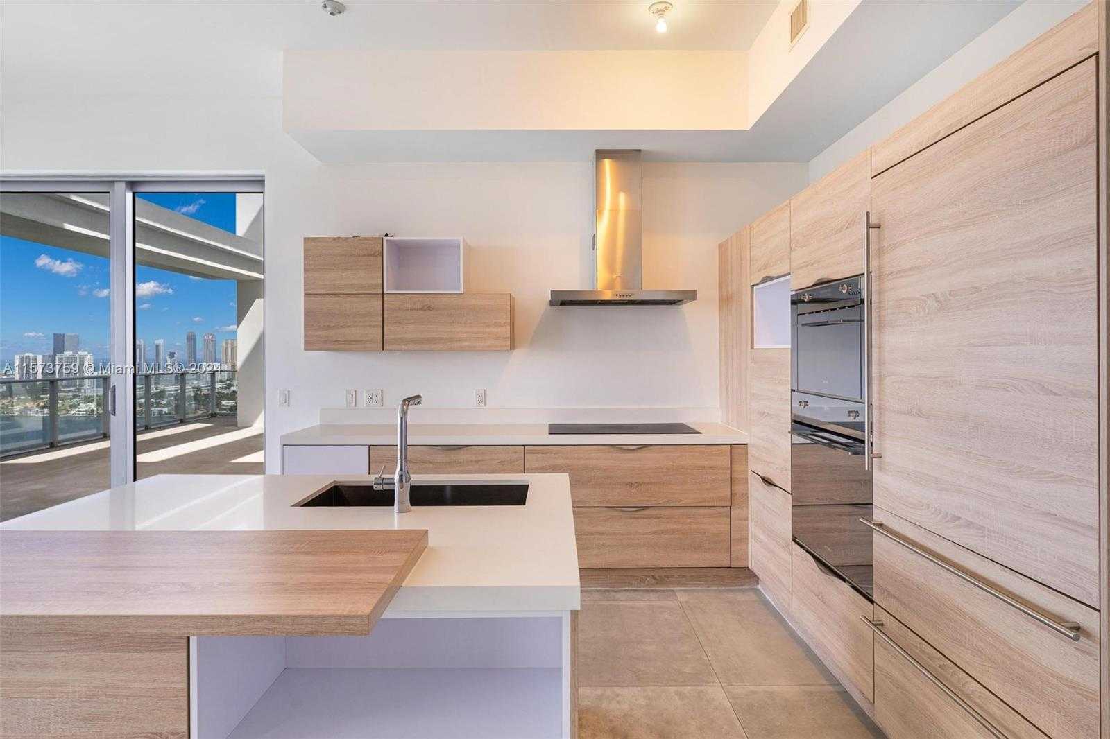 Small Image of 16385 BISCAYNE BLVD #PH4, North Miami Beach Number 19
