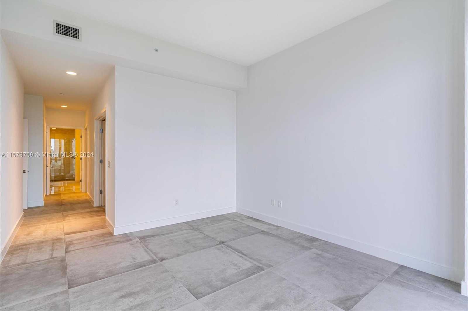 Small Image of 16385 BISCAYNE BLVD #PH4, North Miami Beach Number 21