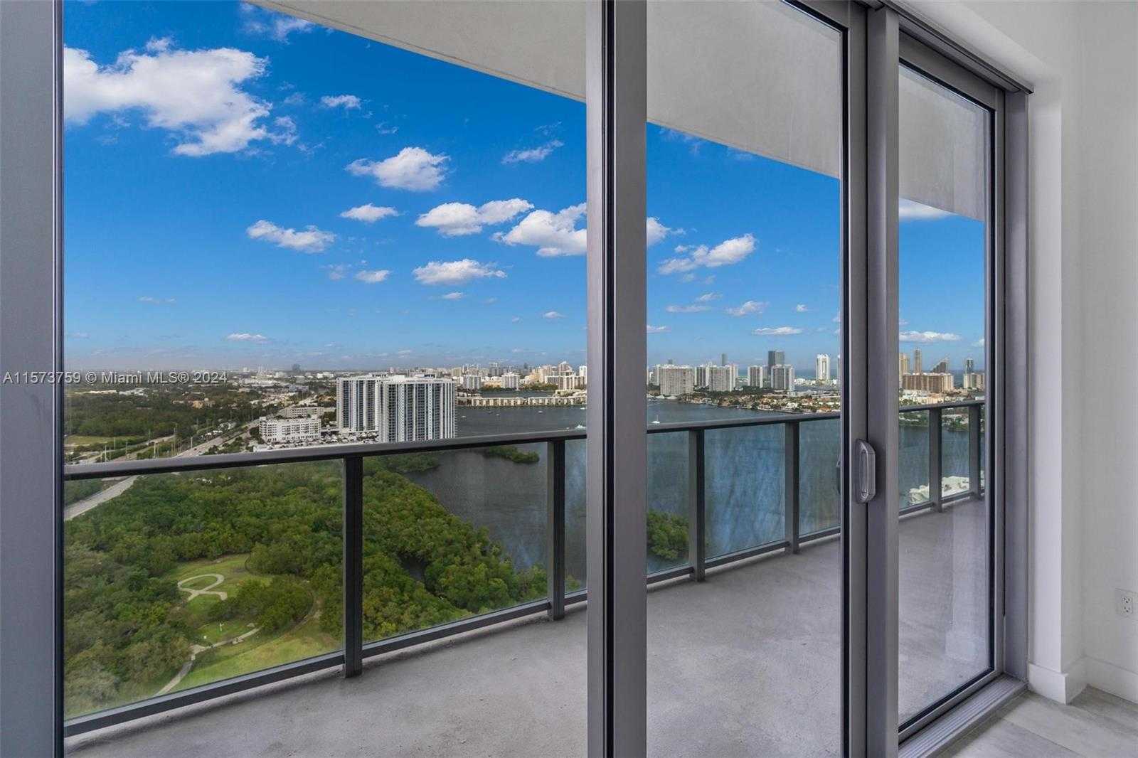 Small Image of 16385 BISCAYNE BLVD #PH4, North Miami Beach Number 22