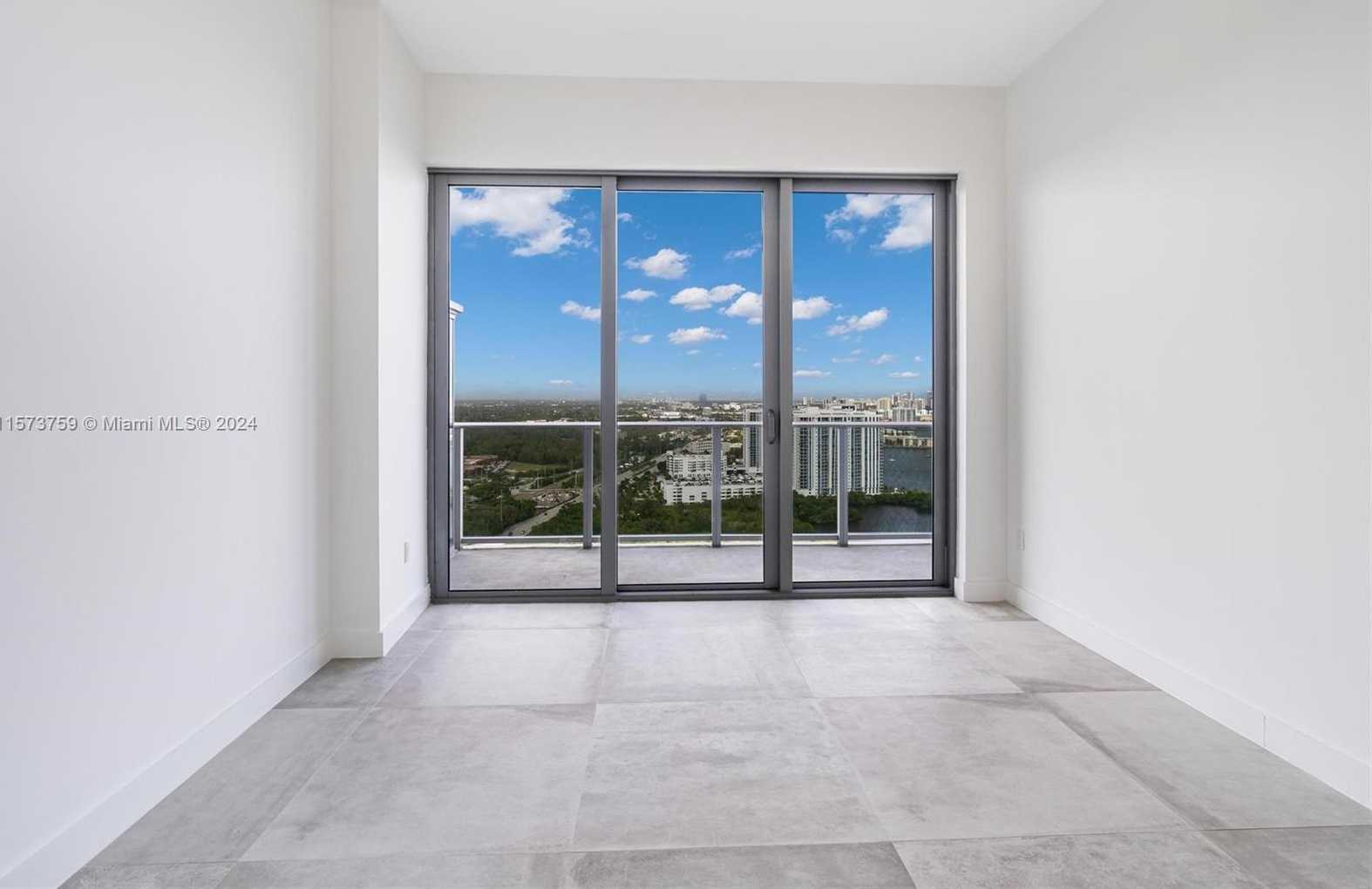 Small Image of 16385 BISCAYNE BLVD #PH4, North Miami Beach Number 27