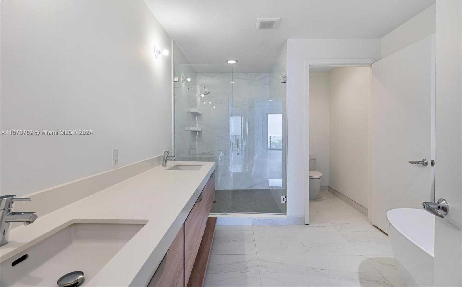 Small Image of 16385 BISCAYNE BLVD #PH4, North Miami Beach Number 29