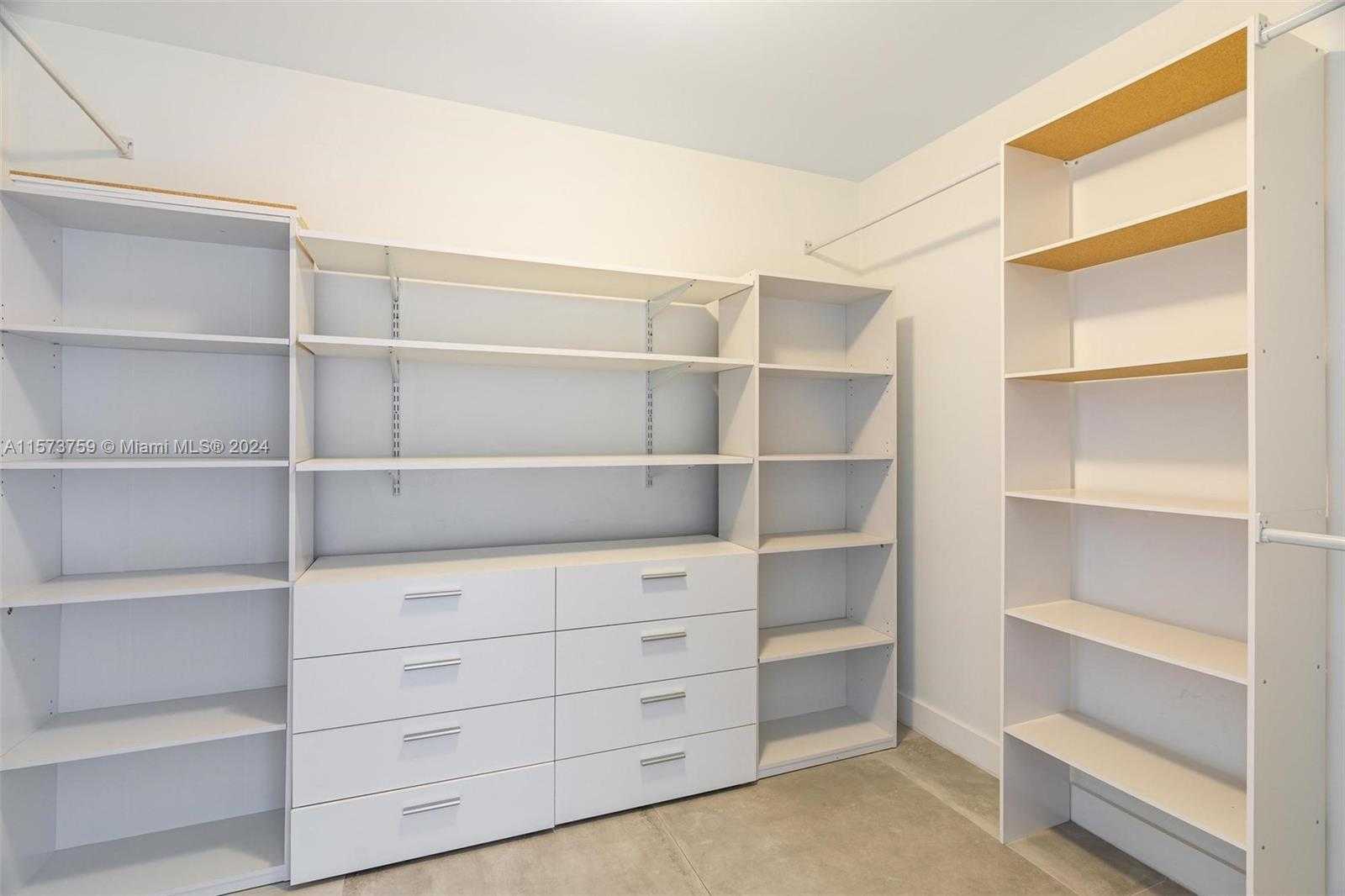 Small Image of 16385 BISCAYNE BLVD #PH4, North Miami Beach Number 31