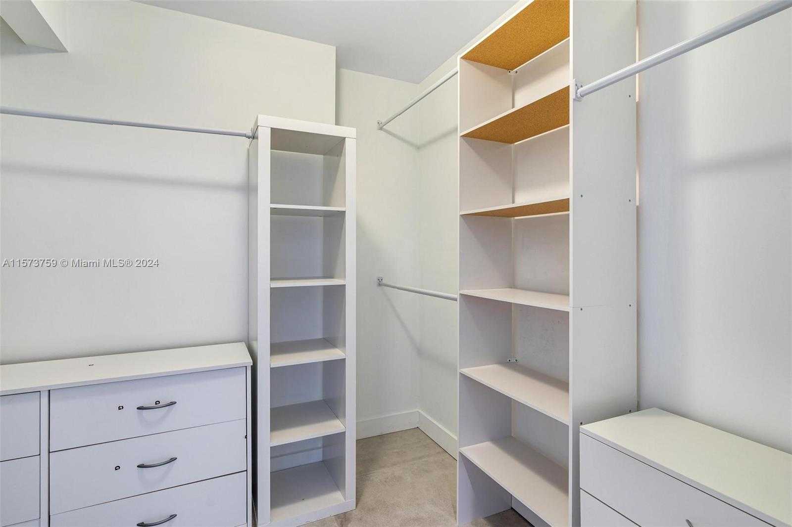 Small Image of 16385 BISCAYNE BLVD #PH4, North Miami Beach Number 32