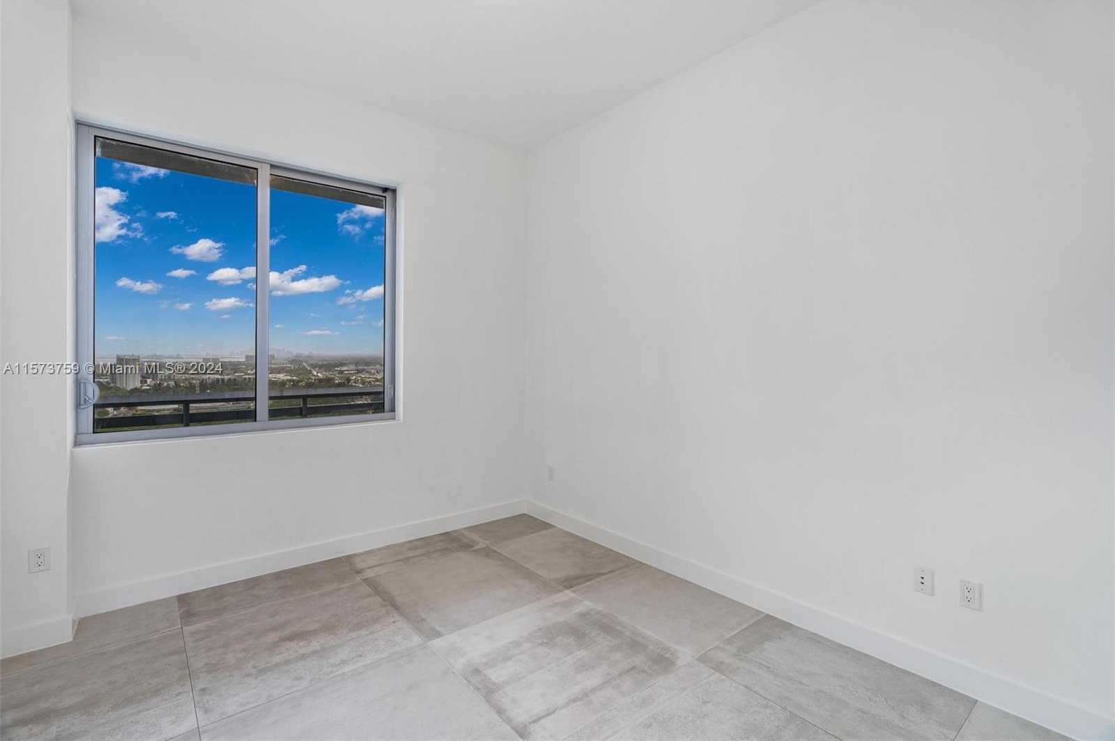 Small Image of 16385 BISCAYNE BLVD #PH4, North Miami Beach Number 33