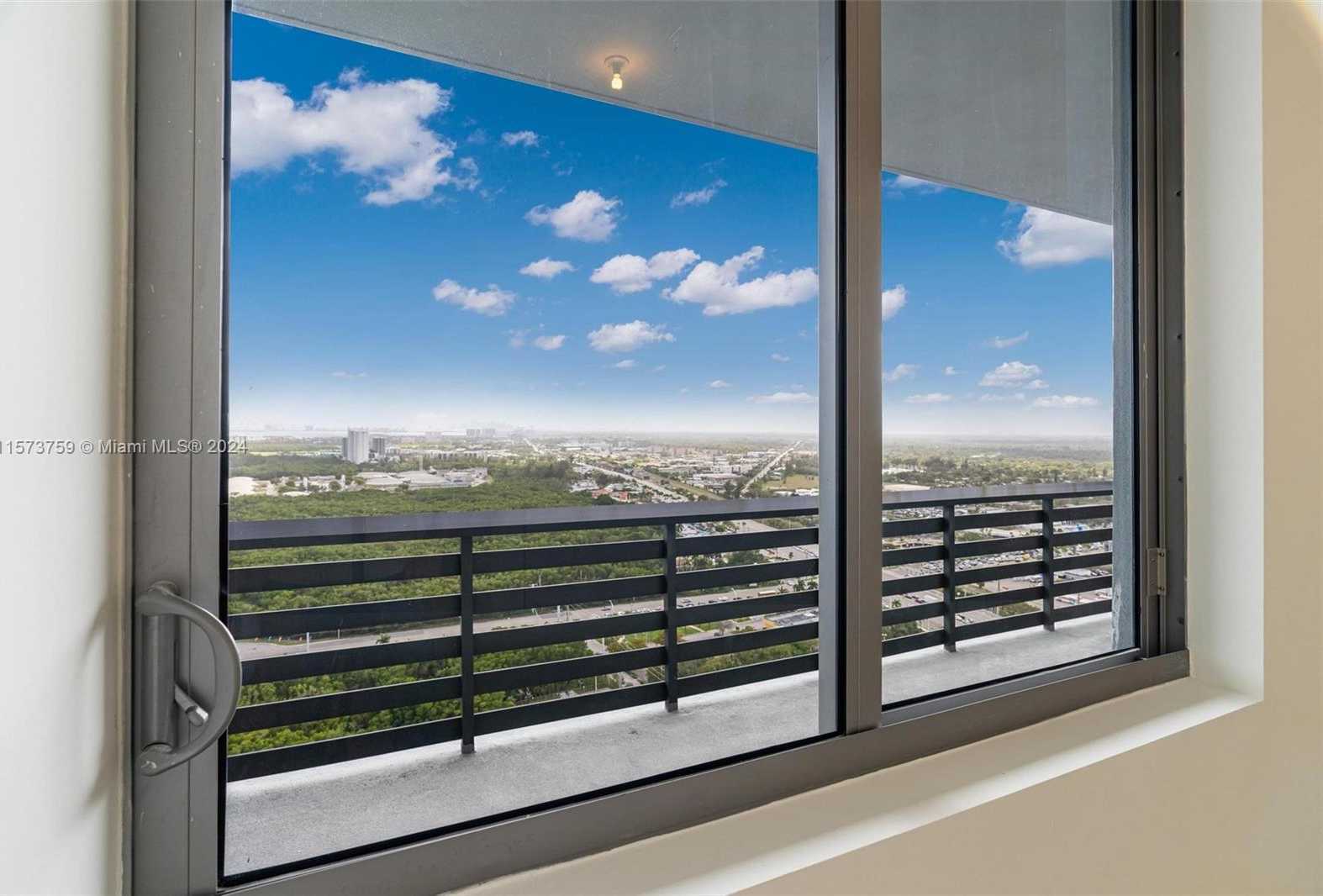 Small Image of 16385 BISCAYNE BLVD #PH4, North Miami Beach Number 34