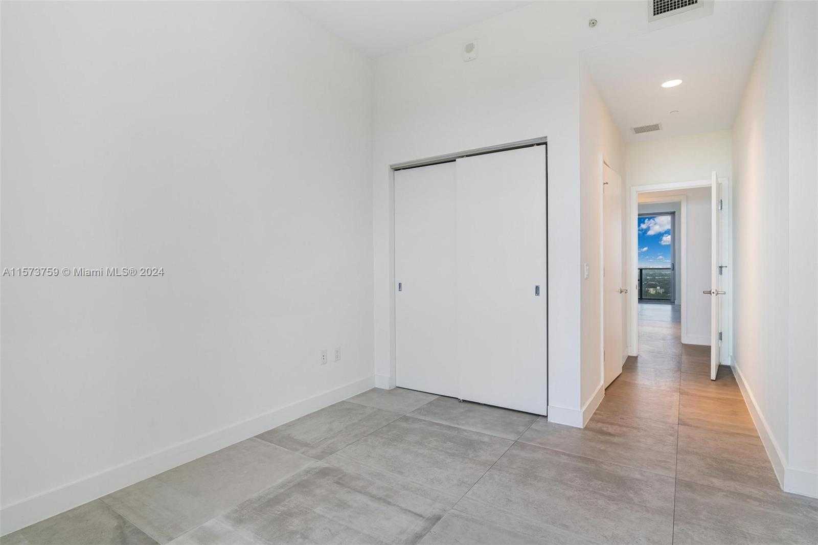 Small Image of 16385 BISCAYNE BLVD #PH4, North Miami Beach Number 35