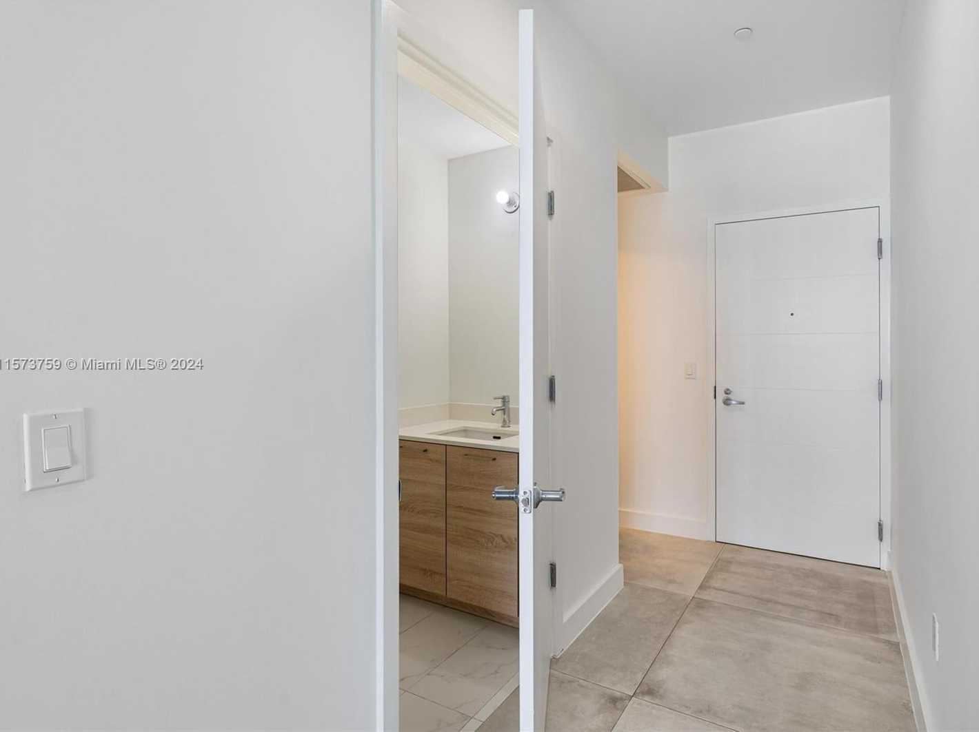 Small Image of 16385 BISCAYNE BLVD #PH4, North Miami Beach Number 36