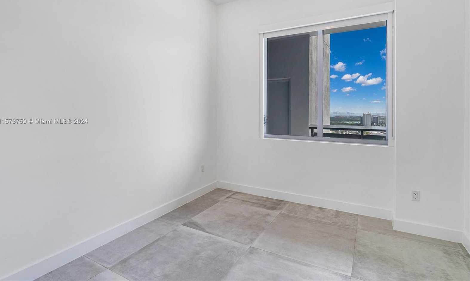 Small Image of 16385 BISCAYNE BLVD #PH4, North Miami Beach Number 37