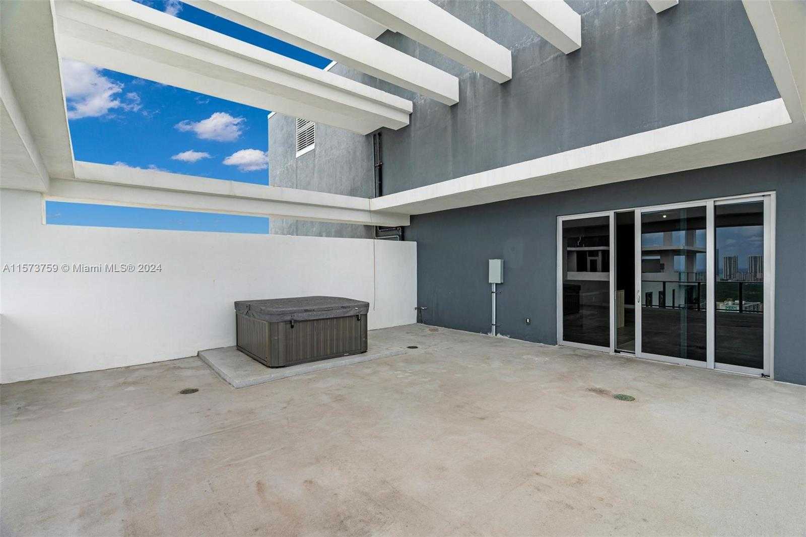 Small Image of 16385 BISCAYNE BLVD #PH4, North Miami Beach Number 41