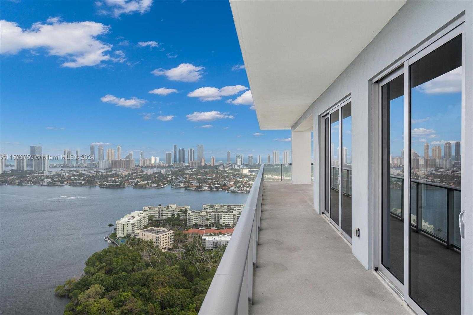 Small Image of 16385 BISCAYNE BLVD #PH4, North Miami Beach Number 46