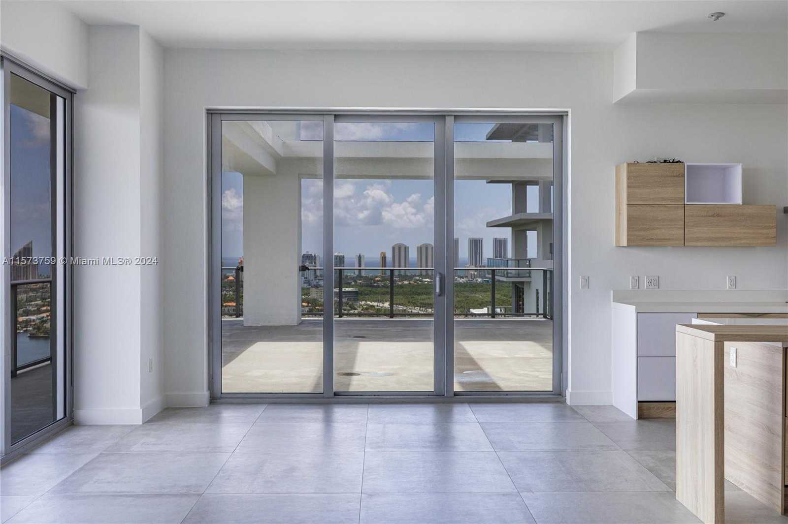 Small Image of 16385 BISCAYNE BLVD #PH4, North Miami Beach Number 50