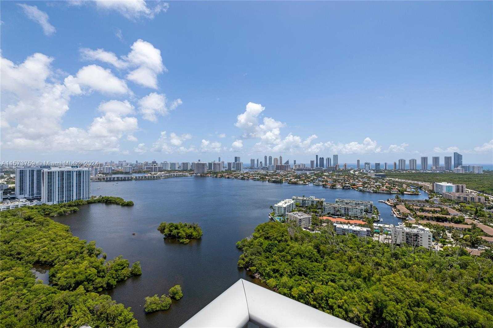 Small Image of 16385 BISCAYNE BLVD #PH4, North Miami Beach Number 57