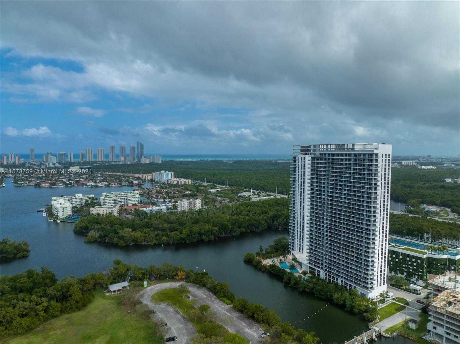 Small Image of 16385 BISCAYNE BLVD #PH4, North Miami Beach Number 8