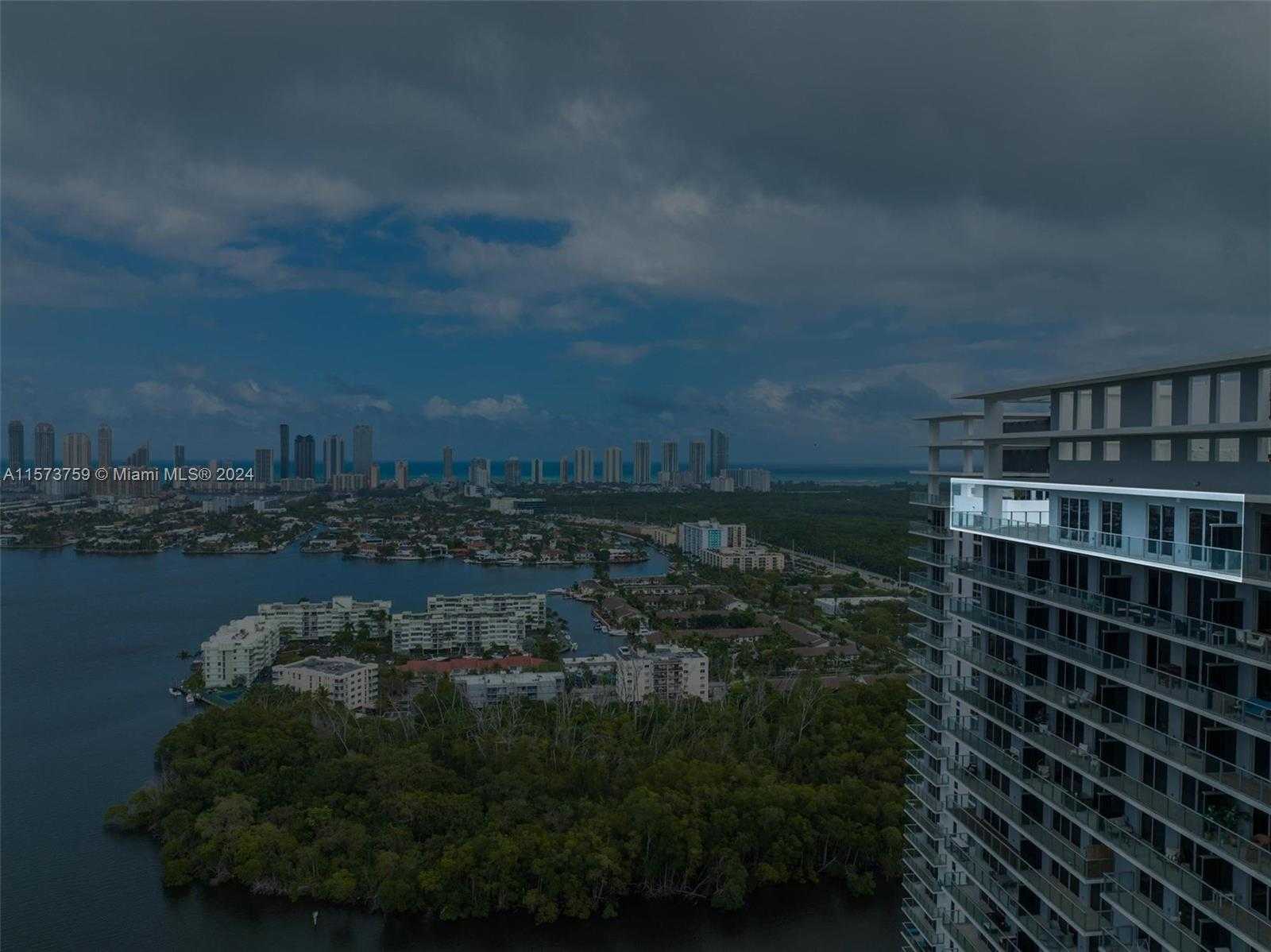 Small Image of 16385 BISCAYNE BLVD #PH4, North Miami Beach Number 9