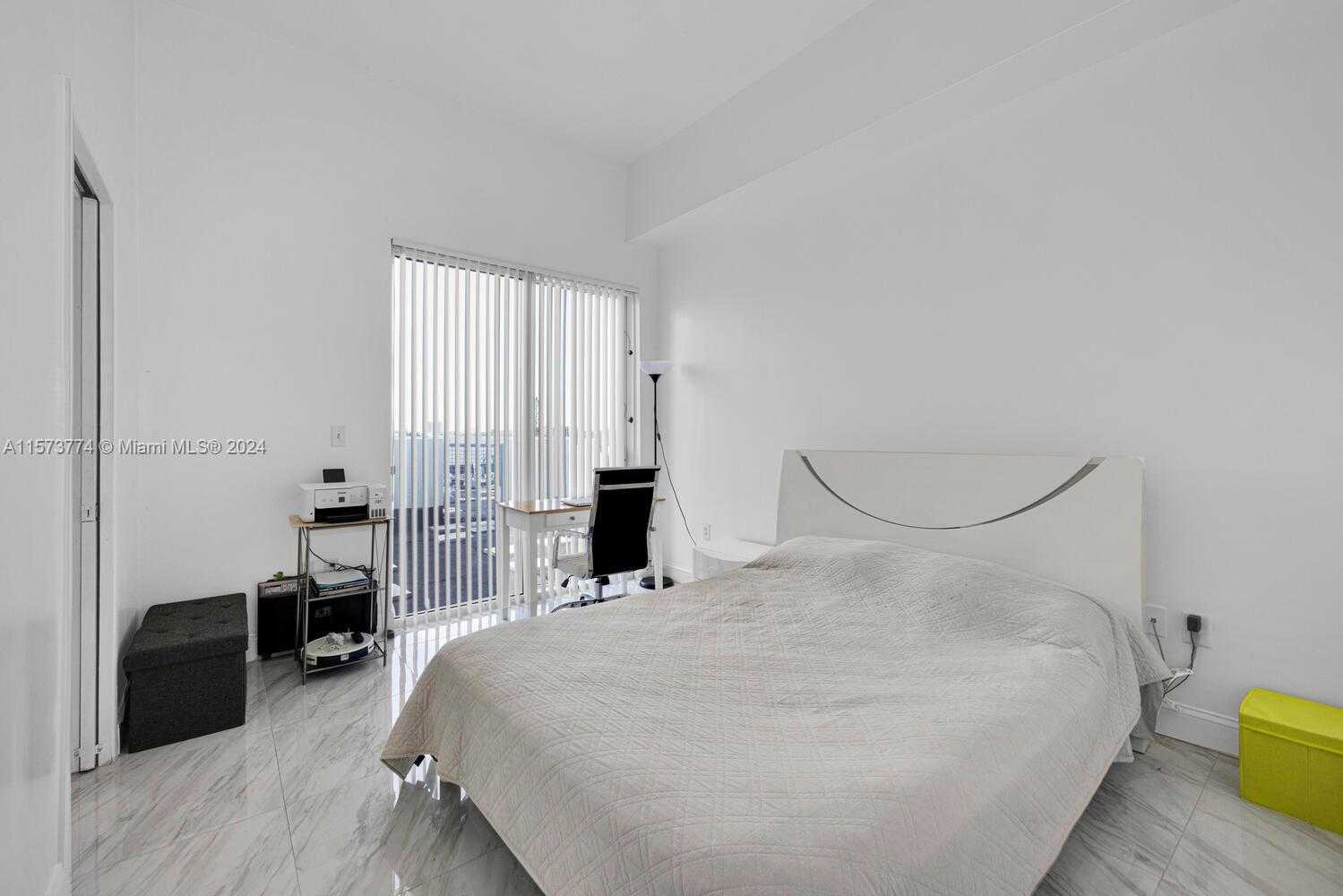 Small Image of 10 SOUTH WEST SOUTH RIVER DR #608, Miami Number 10