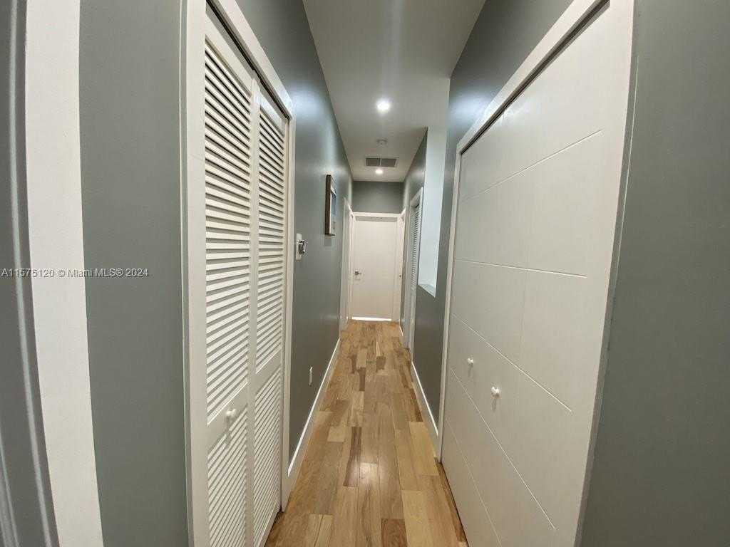 Small Image of 3445 #3445, Miami Number 27