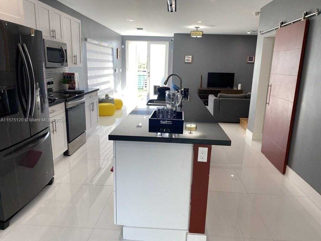 Small Image of 3445 #3445, Miami Number 43