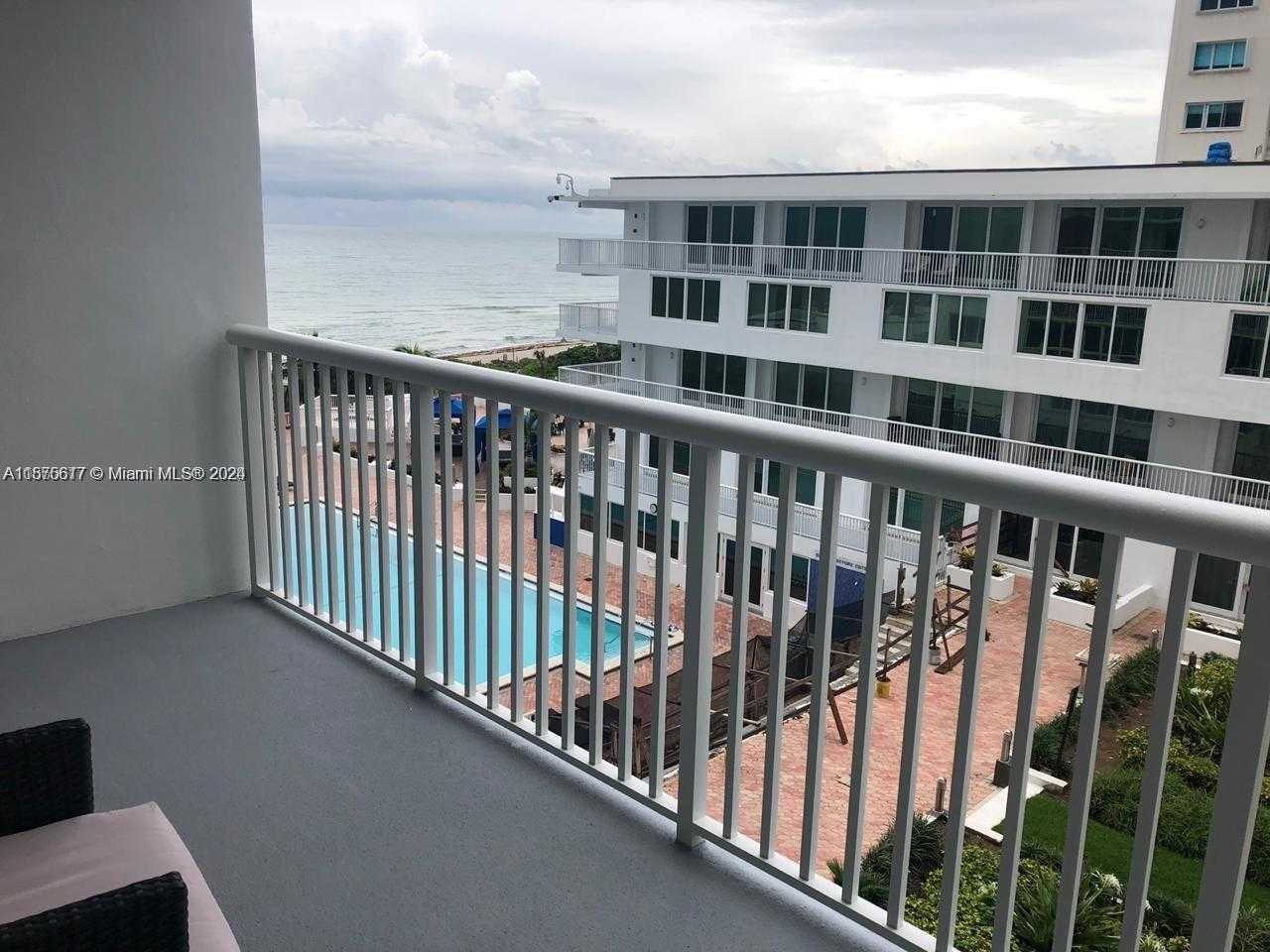 Small Image of 5401 COLLINS AVE #410, Miami Beach Number 23