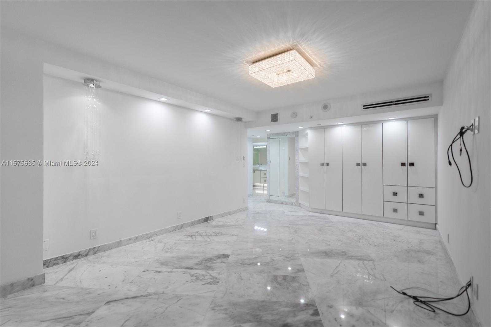 Small Image of 19195 MYSTIC POINTE DR #2707, Aventura Number 11