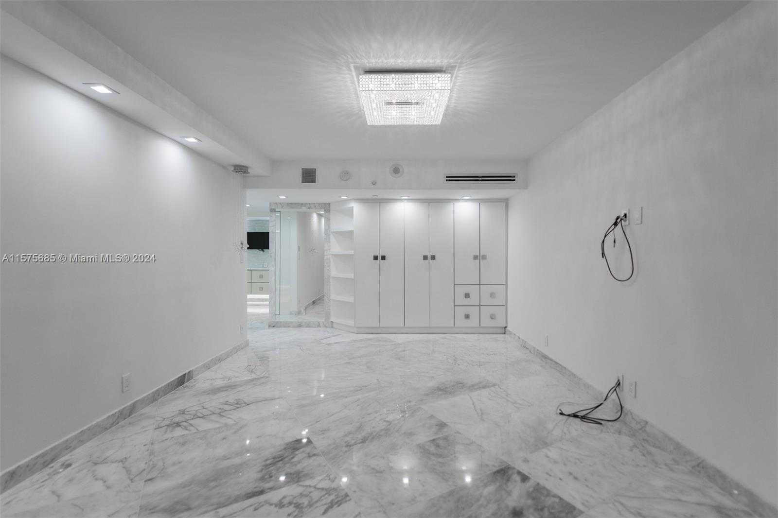Small Image of 19195 MYSTIC POINTE DR #2707, Aventura Number 12