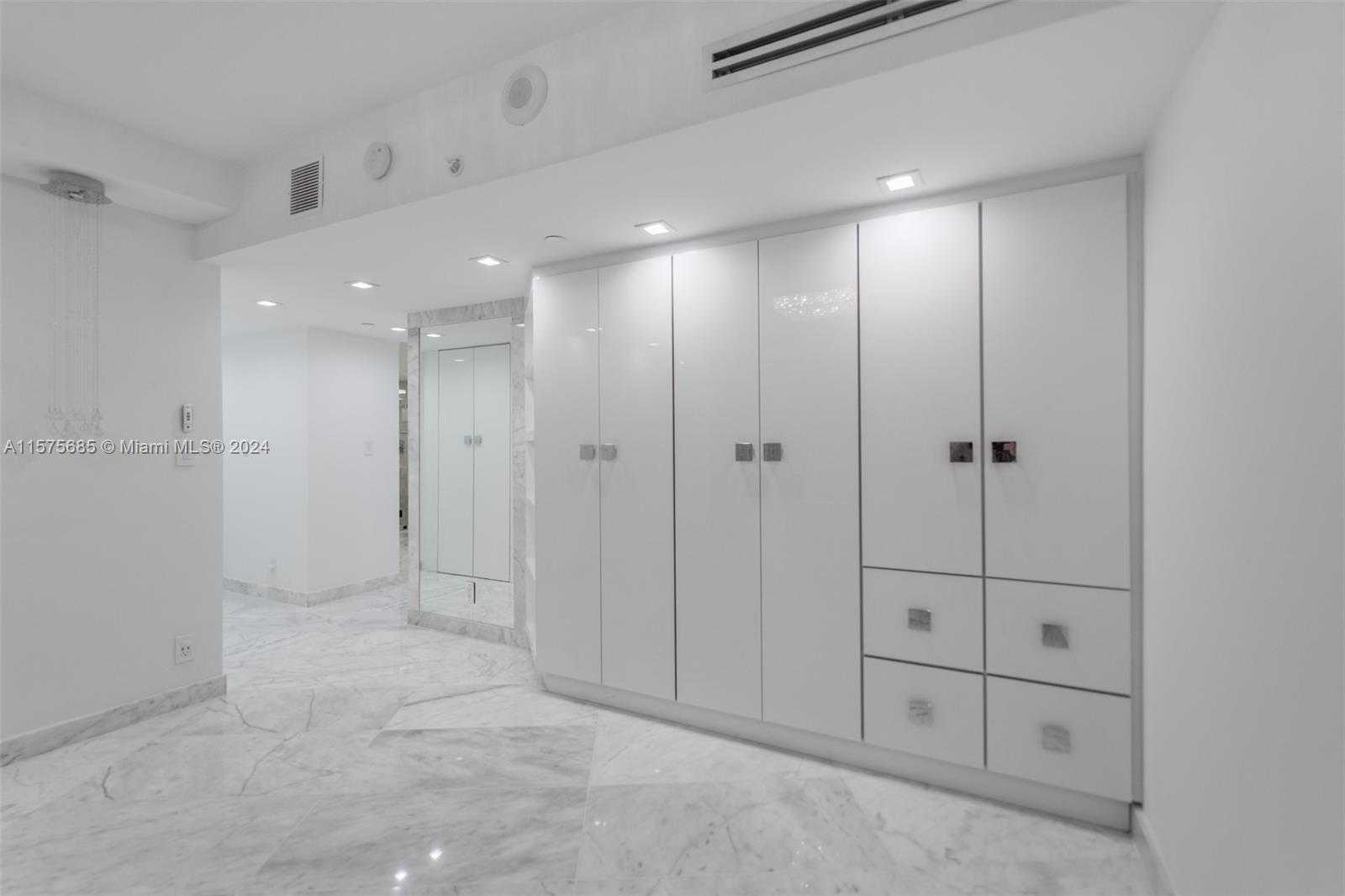 Small Image of 19195 MYSTIC POINTE DR #2707, Aventura Number 13