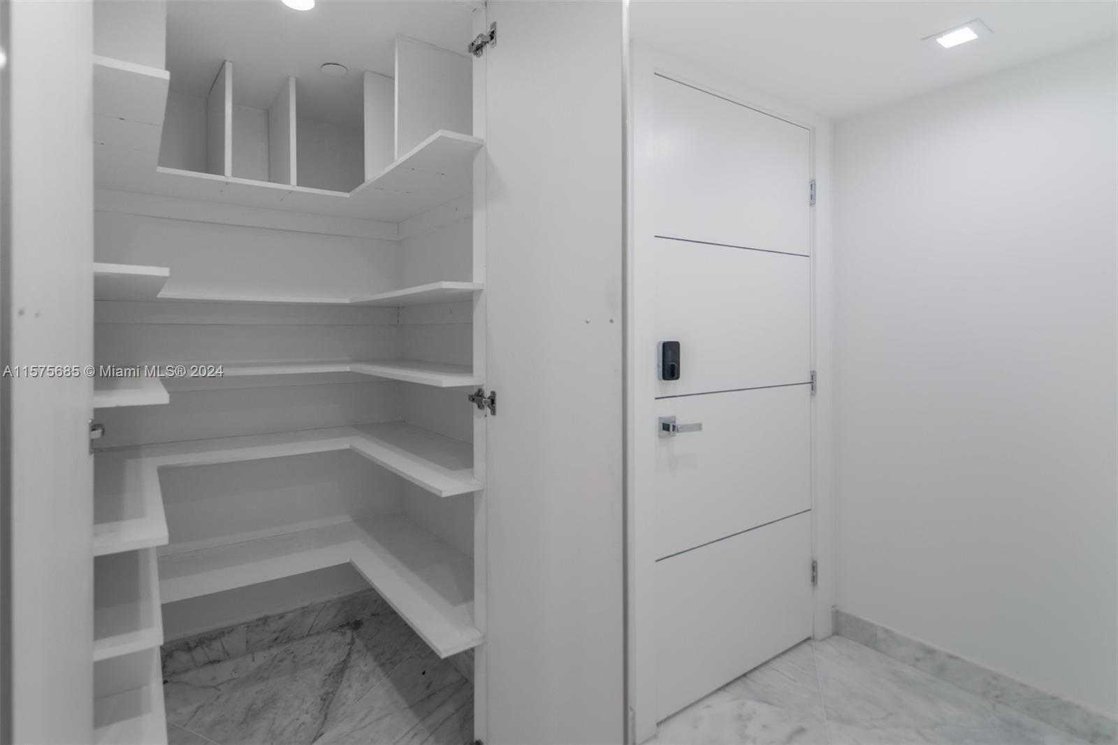 Small Image of 19195 MYSTIC POINTE DR #2707, Aventura Number 14