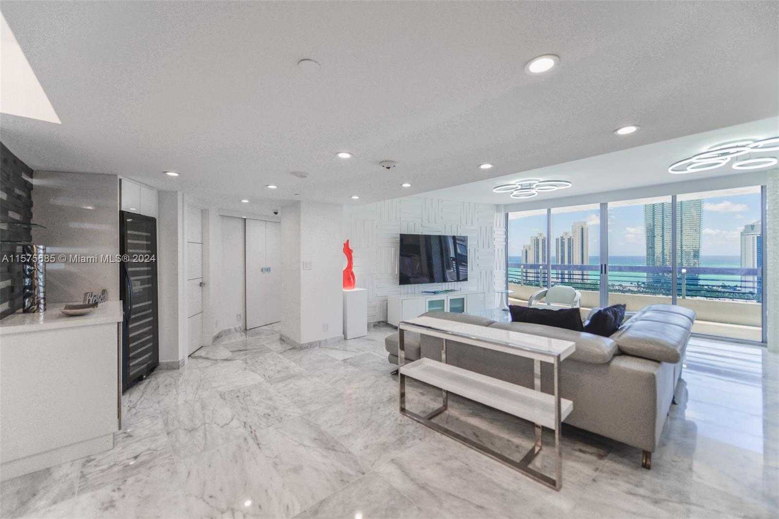 Small Image of 19195 MYSTIC POINTE DR #2707, Aventura Number 2