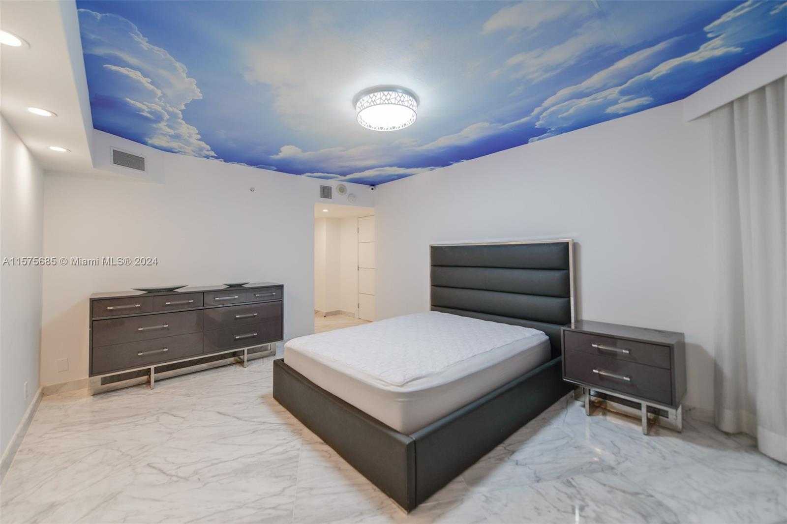 Small Image of 19195 MYSTIC POINTE DR #2707, Aventura Number 31