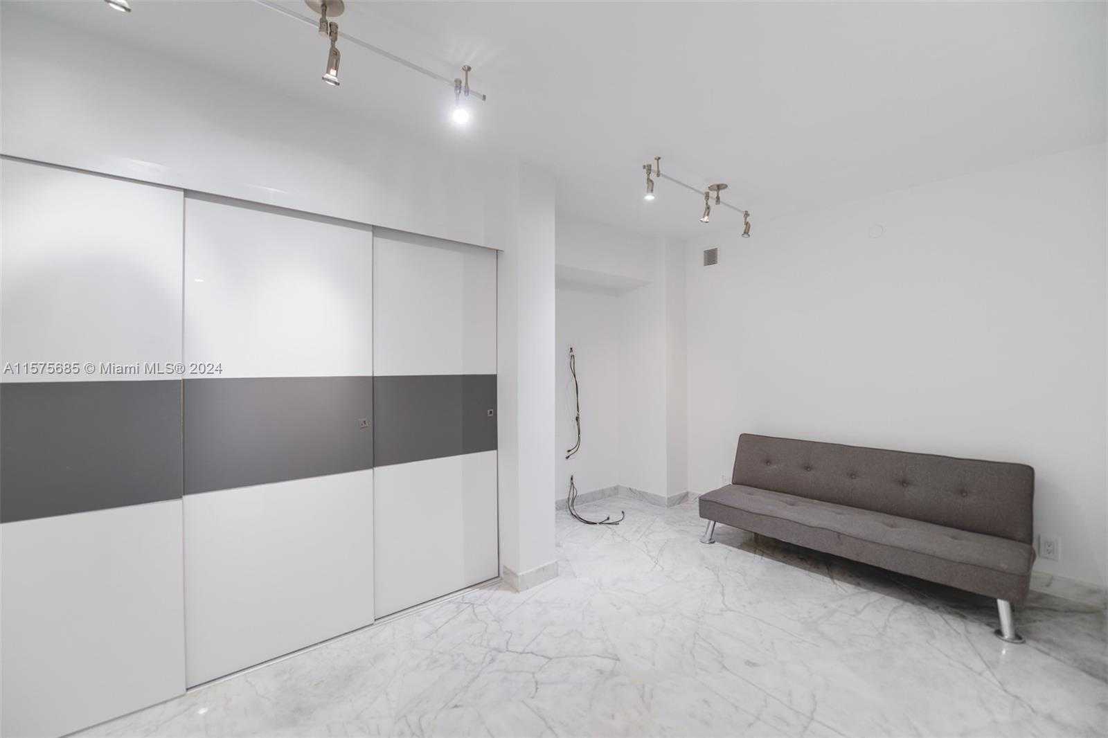 Small Image of 19195 MYSTIC POINTE DR #2707, Aventura Number 33