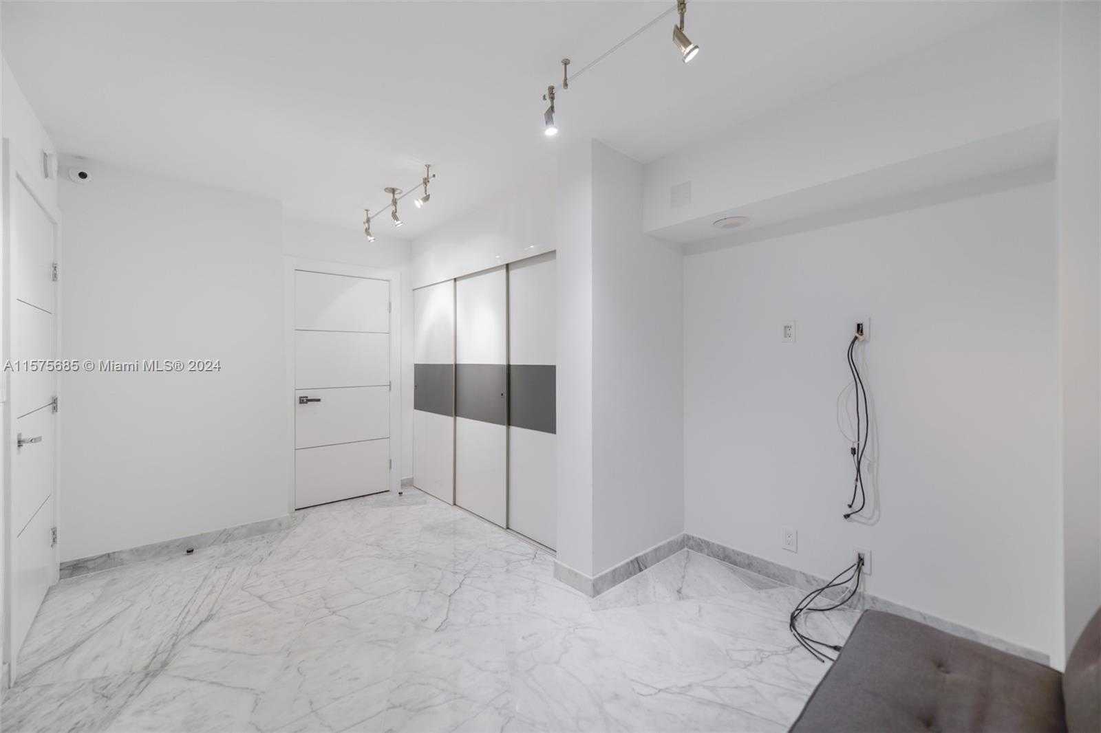 Small Image of 19195 MYSTIC POINTE DR #2707, Aventura Number 35