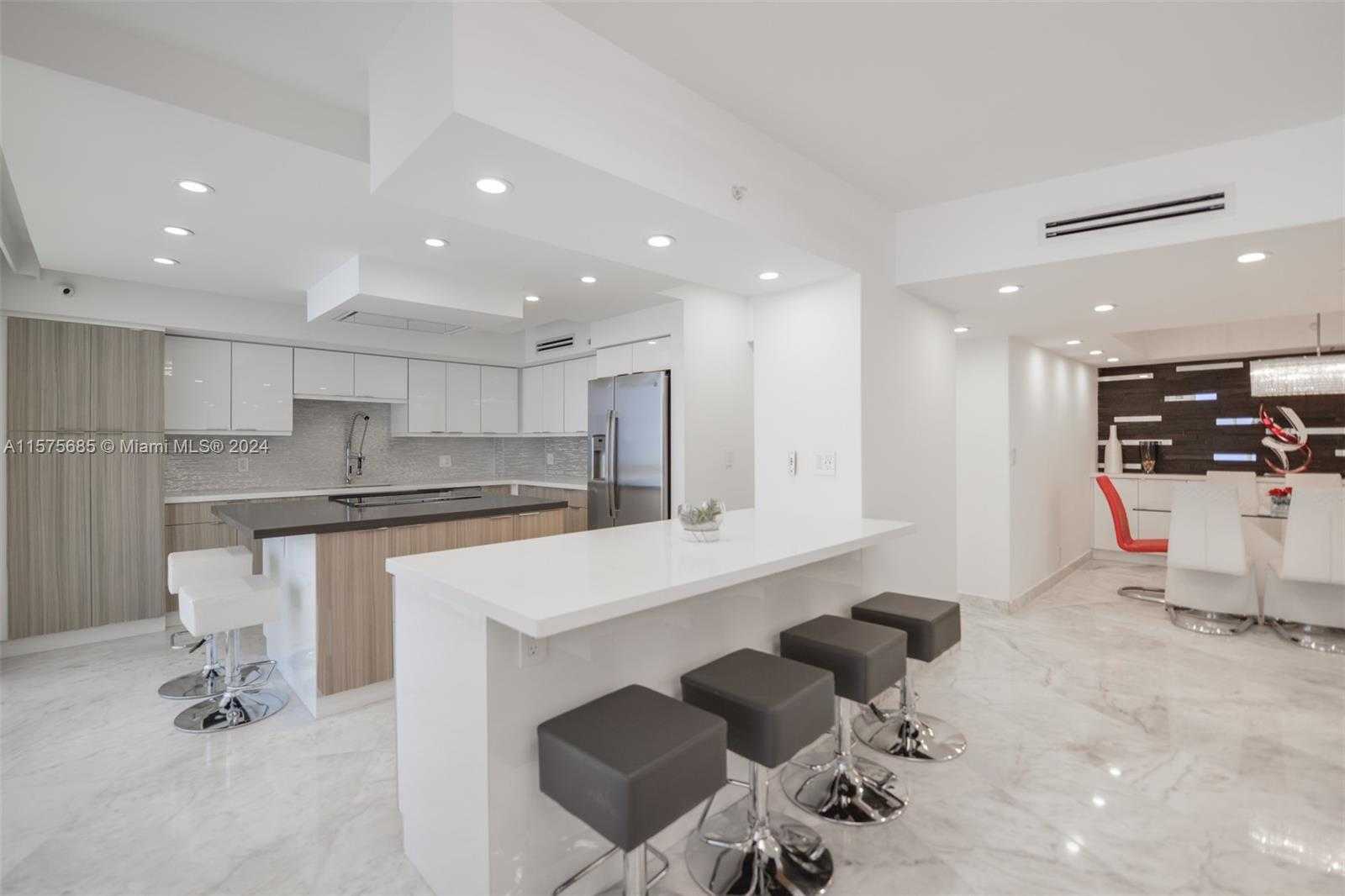 Small Image of 19195 MYSTIC POINTE DR #2707, Aventura Number 45