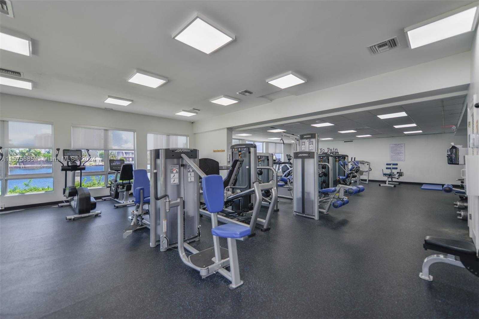 Small Image of 19195 MYSTIC POINTE DR #2707, Aventura Number 54