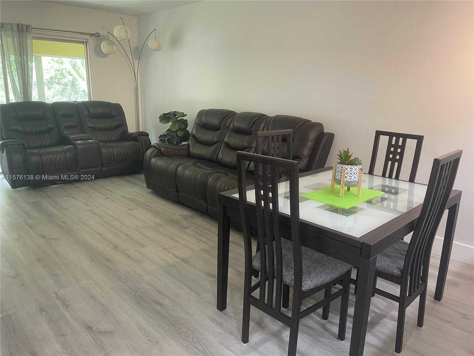 Small Image of 1102 BAHAMA BND #D2, Coconut Creek Number 10