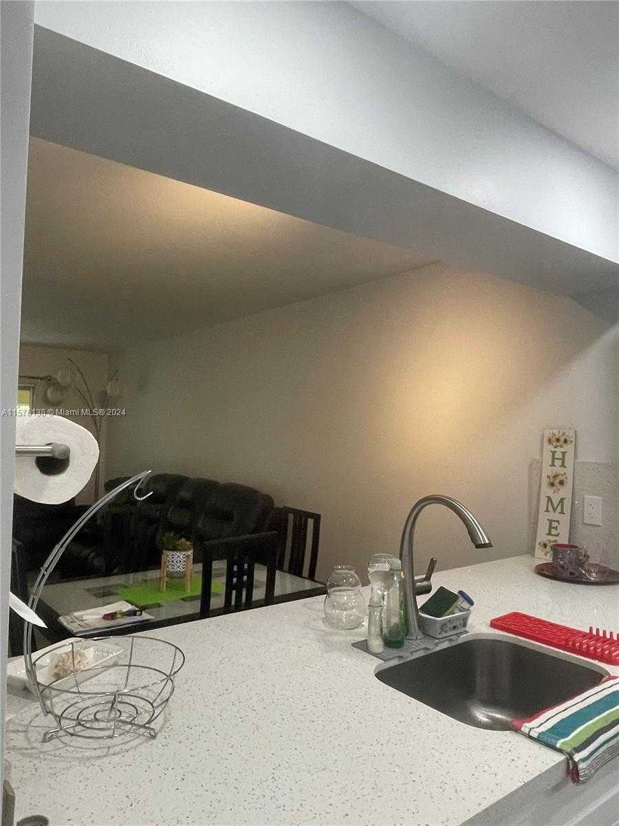 Small Image of 1102 BAHAMA BND #D2, Coconut Creek Number 3