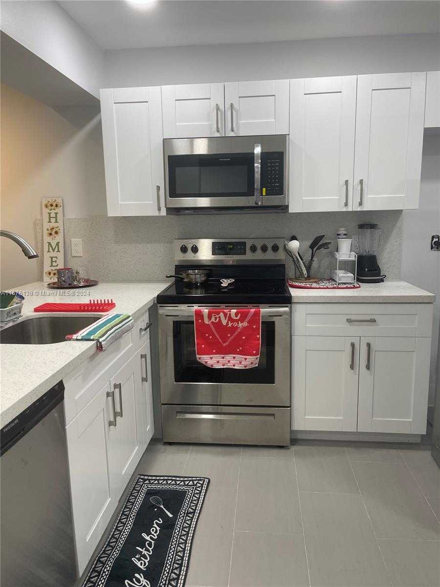 Small Image of 1102 BAHAMA BND #D2, Coconut Creek Number 6