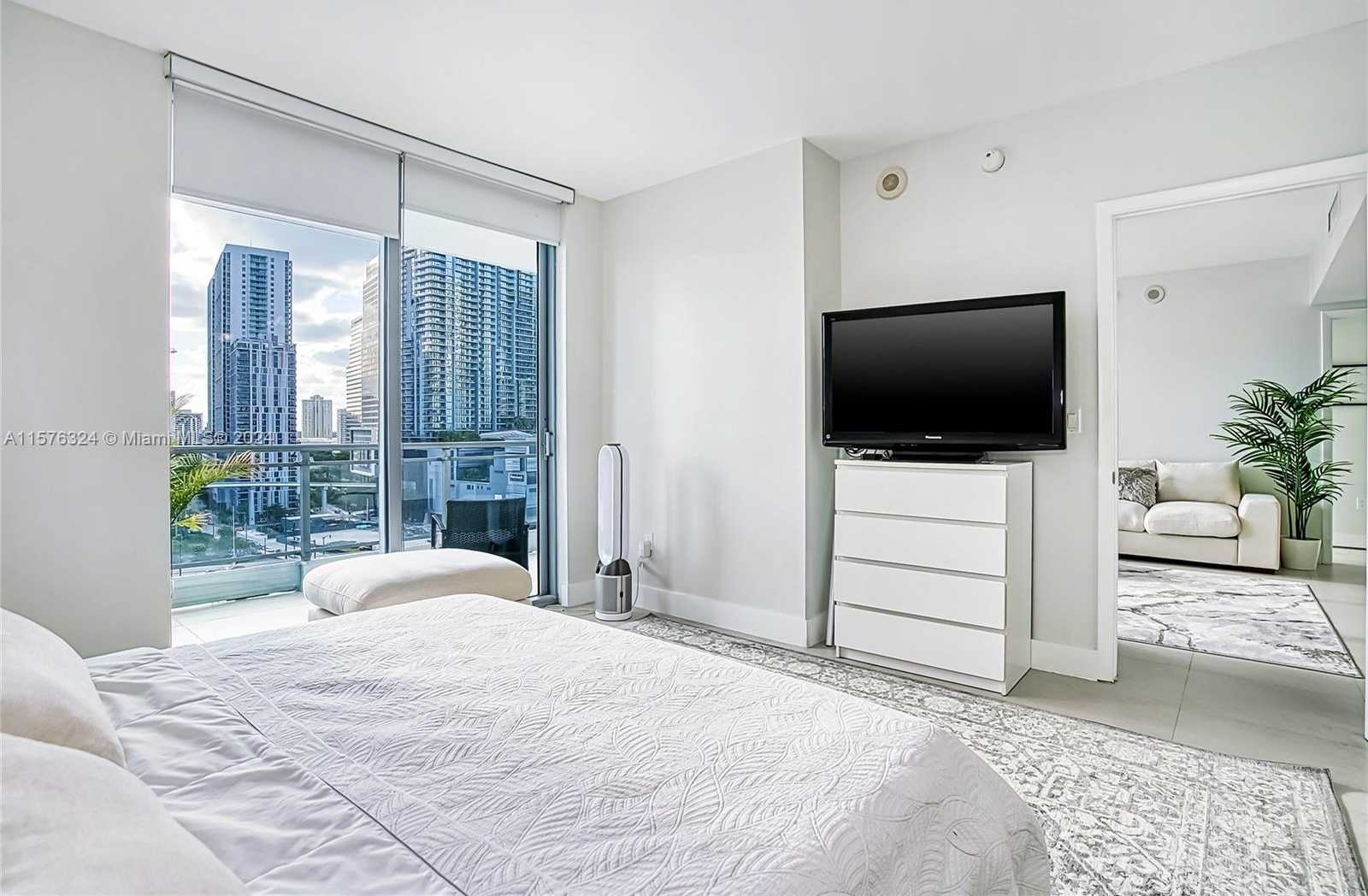Small Image of 92 SOUTH WEST 3RD ST #1511, Miami Number 16